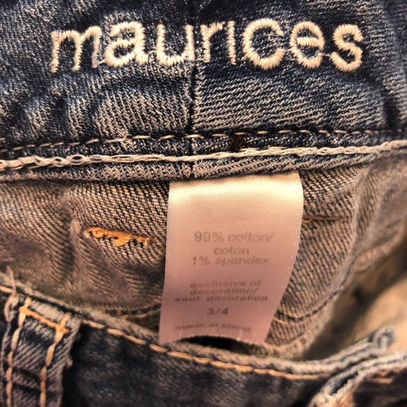 ♧ Maurices distressed shorts Size 3/4 - Picture 6 of 6